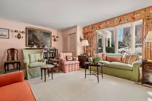 17 Fairgreen Pl, Brookline, MA 02467 - Photo 10