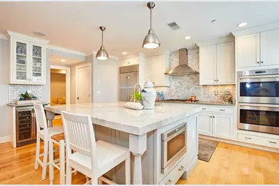 881 E 2nd St #13, Boston, MA 02127 - Photo 2