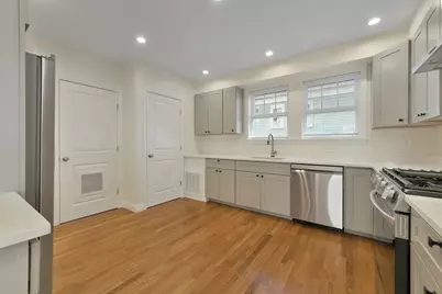 48 Manthorne Rd #1, Boston, MA 02132 - Photo 8