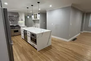 10 Oakwood Ct, Framingham, MA 01701 - Photo 4