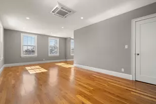 23 Chickatawbut St, Boston, MA 02122 - Photo 18