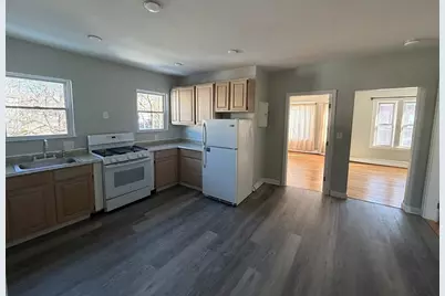 1038 Main Street #2R, Worcester, MA 01603 - Photo 6