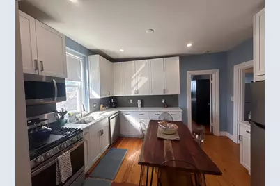 137-3 Walnut St #FURNISHED, Brookline, MA 02445 - Photo 2