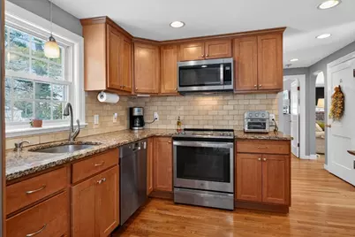 5 Castle Avenue, Medfield, MA 02052 - Photo 12