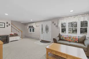 125 Doctor Braley Rd, Freetown, MA 02717 - Photo 12