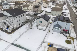 10 Aberdeen St, Fall River, MA 02721 - Photo 4