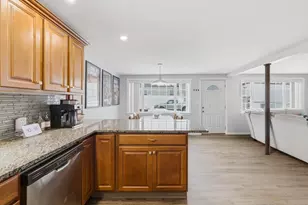 10 Aberdeen St, Fall River, MA 02721 - Photo 12