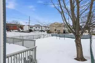 10 Aberdeen St, Fall River, MA 02721 - Photo 34