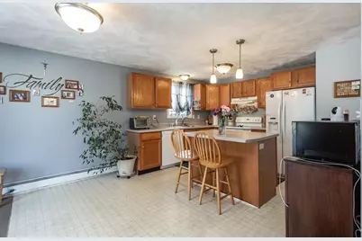 95 Hiatt Street, Fall River, MA 02721 - Photo 8