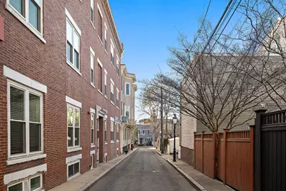 9-11 Ellwood St #4, Boston, MA 02129 - Photo 14