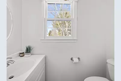 615 Saw Mill Brook Pkway, Newton, MA 02459 - Photo 14