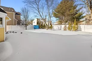 615 Saw Mill Brook Pkwy, Newton, MA 02459 - Photo 36