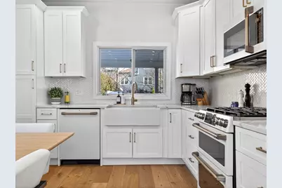 42 Oak St, Somerville, MA 02143 - Photo 6