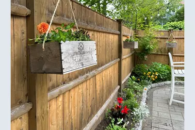 42 Oak St, Somerville, MA 02143 - Photo 24