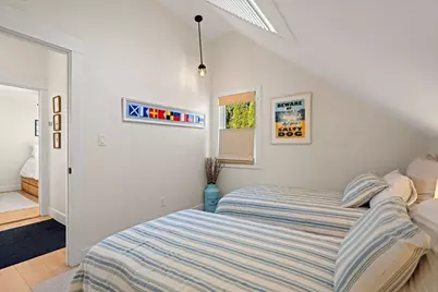 7 Cottage Street, Marblehead, MA 01945 - Photo 32