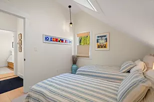 7 Cottage St, Marblehead, MA 01945 - Photo 32