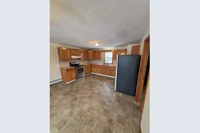 11 Pearl St #3, Middleborough, MA 02346 - Photo 2