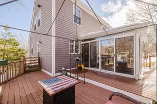 989 Elm St, Somerset, MA 02726 - Photo 4