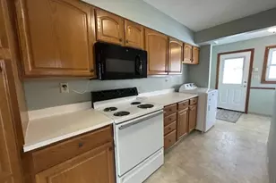 1181 James St, Chicopee, MA 01022 - Photo 8