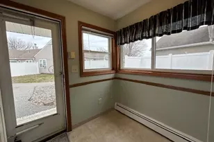 1181 James St, Chicopee, MA 01022 - Photo 8