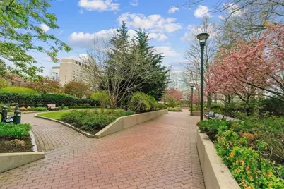 9 Hawthorne Place #7E, Boston, MA 02114 - Photo 18