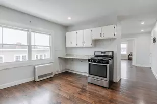 18 Gosnold St, Worcester, MA 01606 - Photo 10