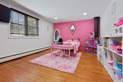 12 Warren St, Georgetown, MA 01833 - Photo 32