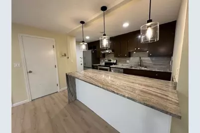 12 Hallmark Gdns #7, Burlington, MA 01803 - Photo 4