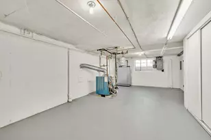 95 Beverly Rd, Brookline, MA 02467 - Photo 16