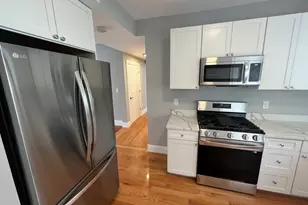 33 Hancock St, Somerville, MA 02144 - Photo 4