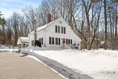 90 Townsend St, Pepperell, MA 01463 - Photo 2