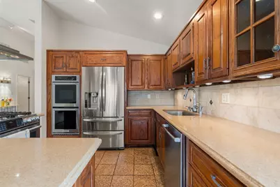 16 Wadsworth Ln, Dartmouth, MA 02748 - Photo 8