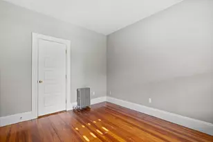 35 Harbor View St, Boston, MA 02125 - Photo 20