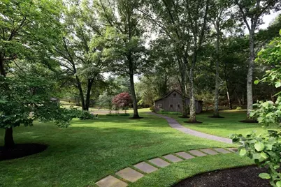2 Spingler Dr, Hamilton, MA 01982 - Photo 4