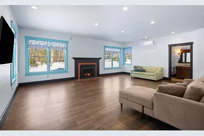 2 Spingler Dr, Hamilton, MA 01982 - Photo 8