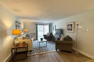 37 Fountain Ln, Weymouth, MA 02190 - Photo 2