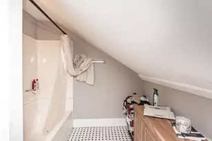 219 Montaup St, Fall River, MA 02724 - Photo 34