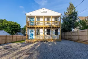 18 Beach St, Plymouth, MA 02360 - Photo 1