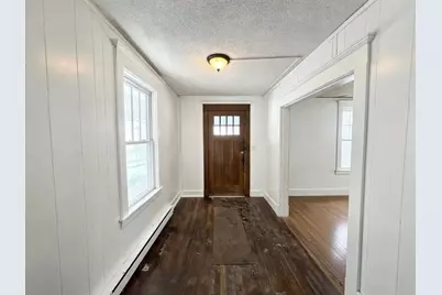 11 Crown St, Springfield, MA 01108 - Photo 14