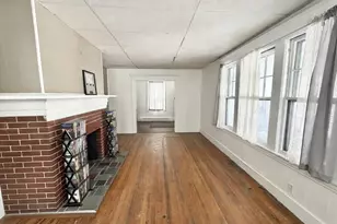 11 Crown St, Springfield, MA 01108 - Photo 6