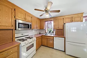 48 Sullivan Terrace, Whitman, MA 02382 - Photo 4