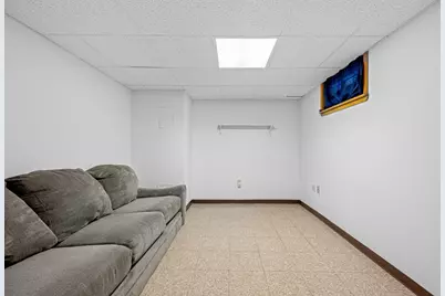 24 Geneva St, Worcester, MA 01602 - Photo 22