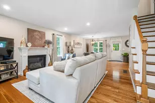 16 Farnum St, Uxbridge, MA 01569 - Photo 4