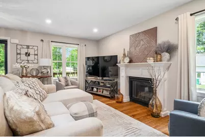 16 Farnum St #16, Uxbridge, MA 01569 - Photo 6