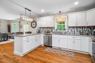 16 Farnum St, Uxbridge, MA 01569 - Photo 10