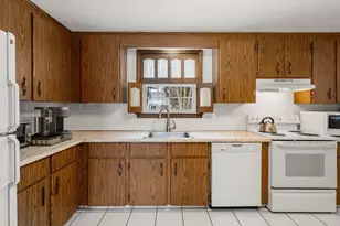 21 Brewster Dr, Needham, MA 02492 - Photo 10