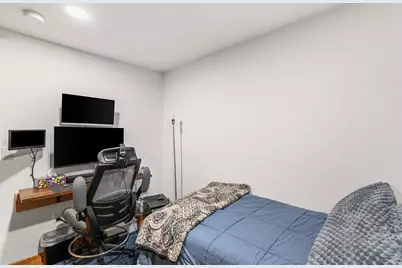 143 Plymouth St, Pembroke, MA 02359 - Photo 18