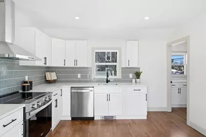 61 Nahant St, Wakefield, MA 01880 - Photo 4