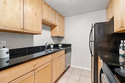 84 Grant St #12, Somerville, MA 02145 - Photo 8