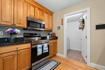 29 Maple St #G, Canton, MA 02021 - Photo 6